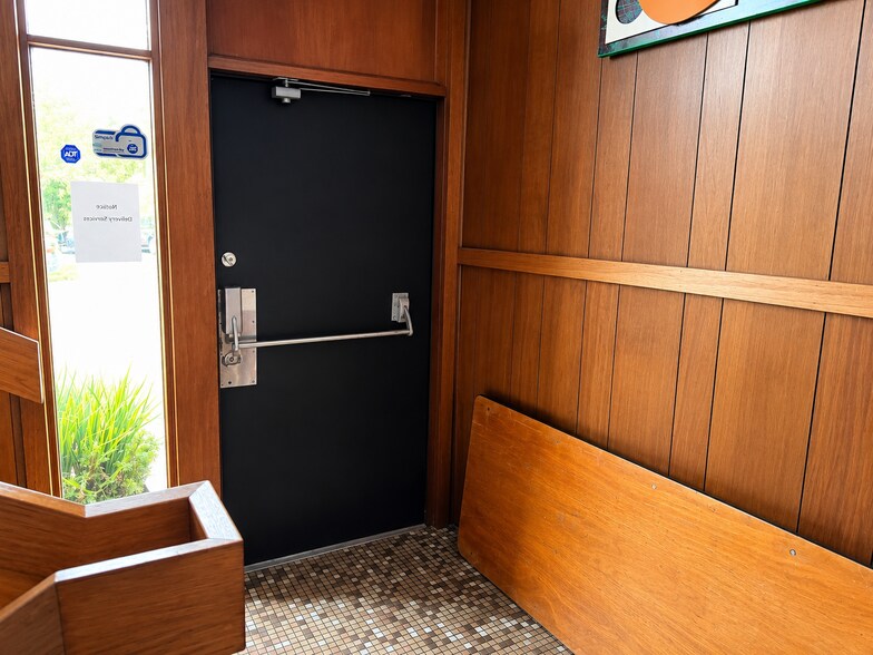 More Photos Of 2513 S Calhoun St, Fort Wayne Office For Sale
