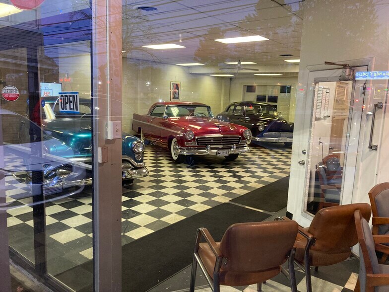 More Photos Of 2126 Boston Ave, Bridgeport Auto Dealership For Lease