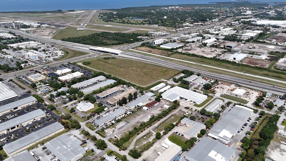 More Photos Of 12895 Automobile Blvd, Clearwater Warehouse For Lease