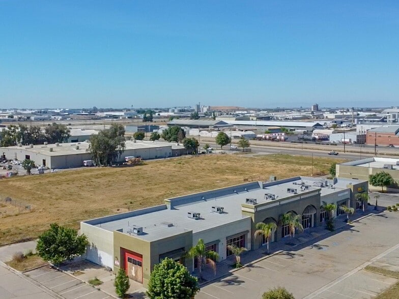 More Photos Of 2621 S Chestnut Ave, Fresno Freestanding For Sale