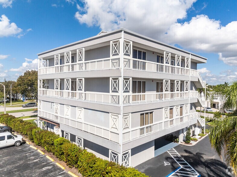 More Photos Of 2790 N Federal Hwy, Boca Raton Office For Lease
