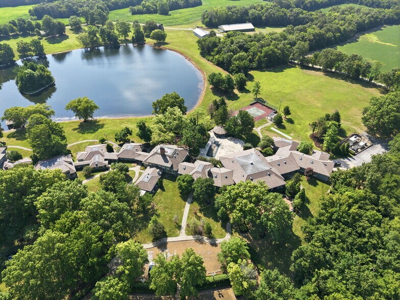 Primary Photo Of 1461 Highway EE, Winfield Specialty For Sale