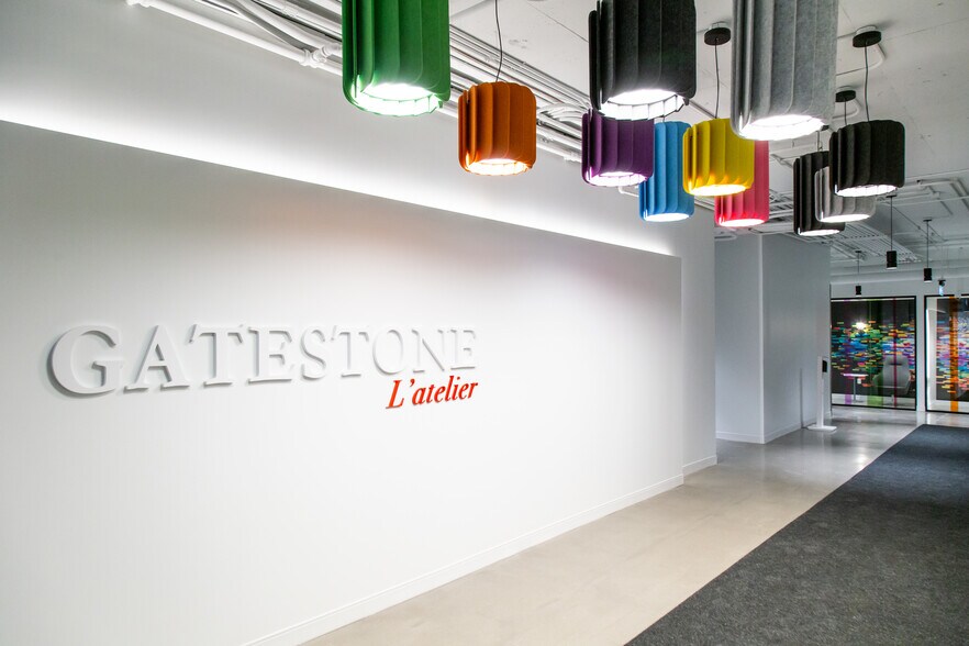 More Photos Of 555 Rue Chabanel O, Montréal Office For Lease