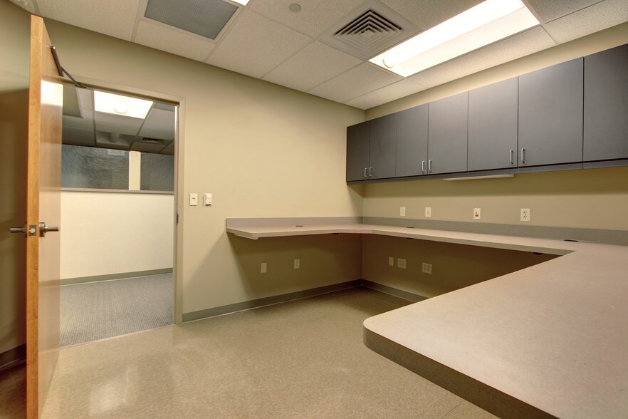 More Photos Of 9441 Huron St, Thornton Medical For Lease