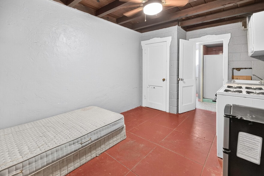 More Photos Of 611 W Main St, Fabens Apartments For Sale