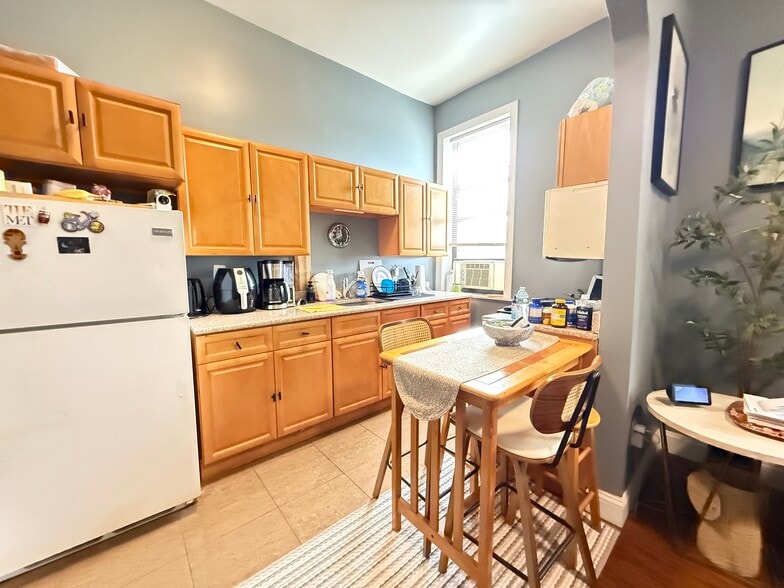 More Photos Of 2913 Jeannette St, Union City Storefront Retail Residential For Sale