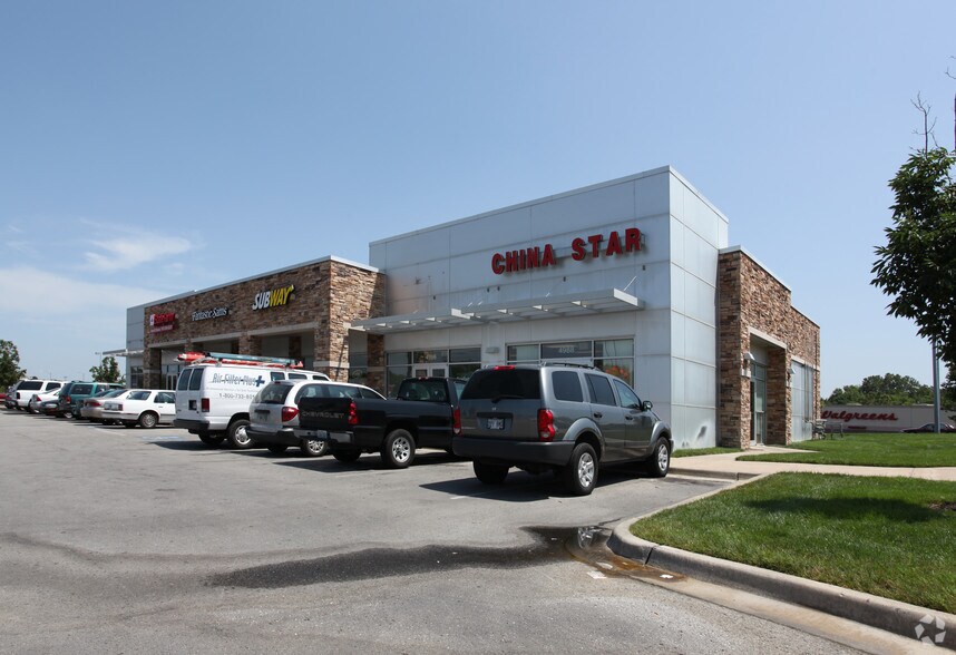 More Photos Of 4980-4988 Roe Blvd, Roeland Park Unknown For Lease