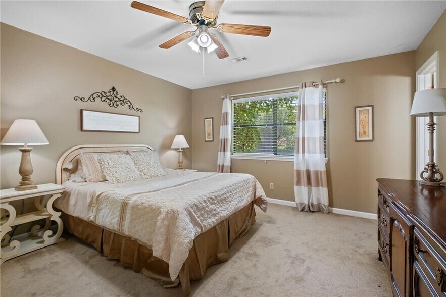 More Photos Of 1051 Peterson Dr, Decatur Specialty For Sale