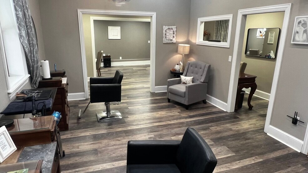 More Photos Of 508 E 6th St, Sheridan Storefront For Sale