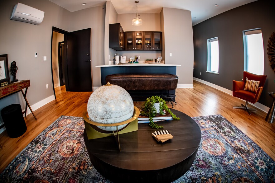 More Photos Of 315 S Trenton Ave, Tulsa Office For Lease