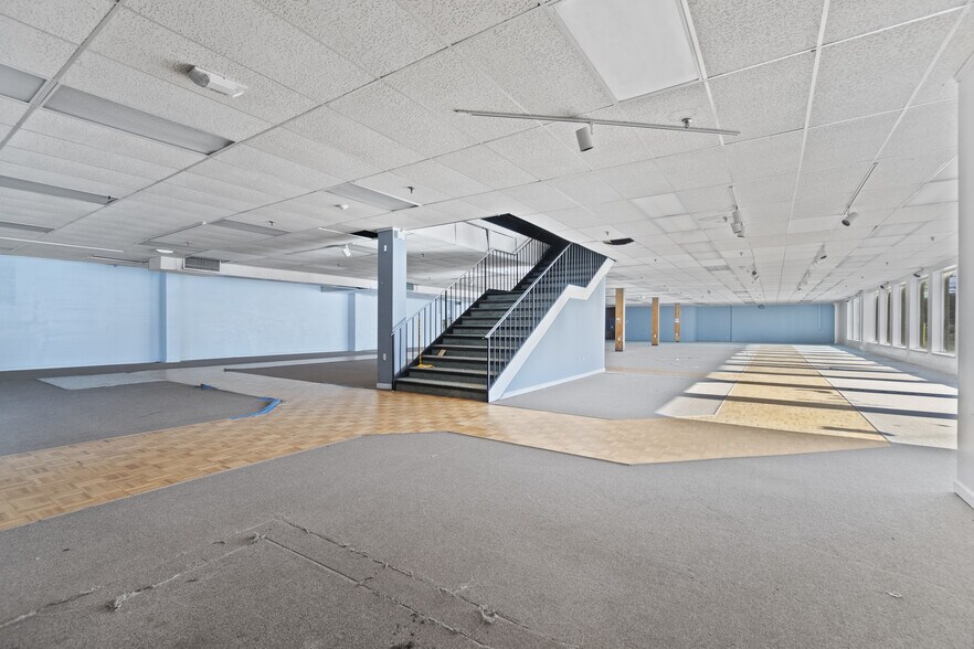 More Photos Of 1930 Silas Deane Hwy, Rocky Hill Freestanding For Sale