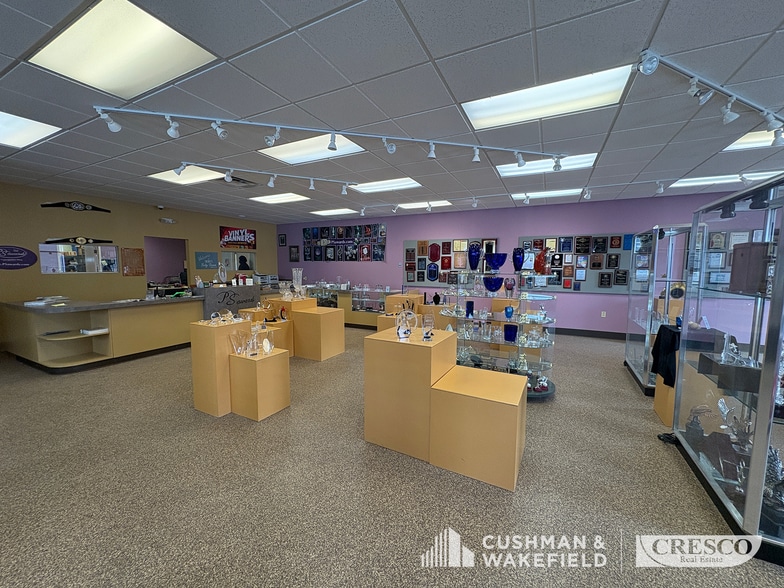 More Photos Of 9257 Midwest Ave, Garfield Heights Showroom For Sale