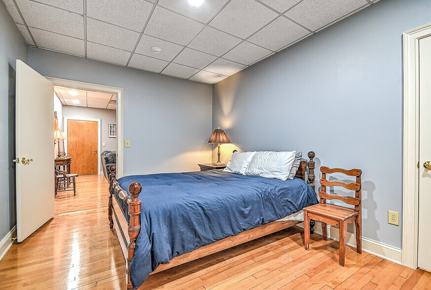 More Photos Of 220 Broad St, Kingsport Flex For Sale