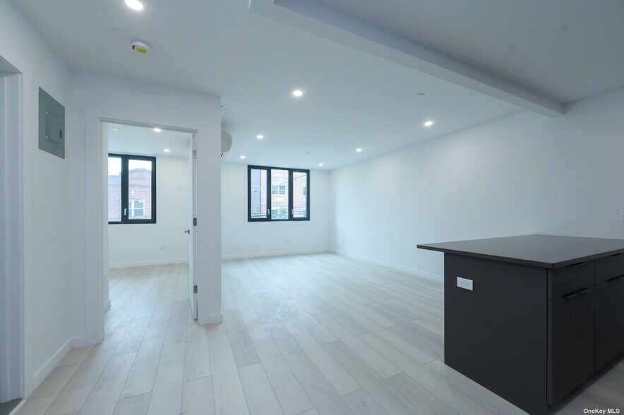 More Photos Of 5615 Van Cleef St, Flushing Apartments For Sale
