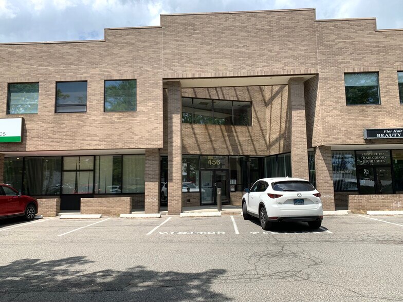 More Photos Of 456 Glenbrook Rd, Stamford Storefront Retail Office For Lease