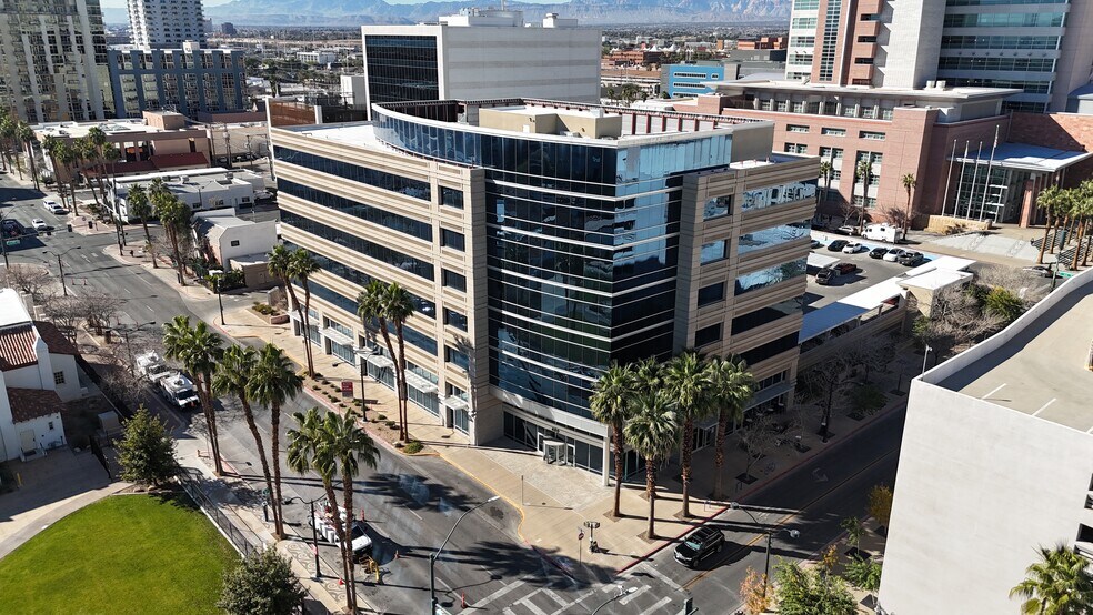 More Photos Of 400 S 4th St, Las Vegas Office For Lease