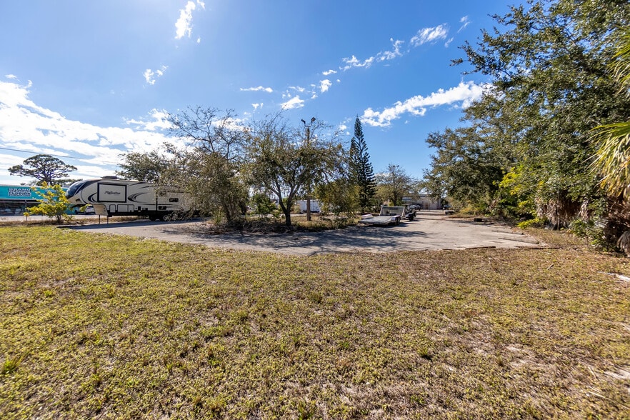 More Photos Of 6735 14th St, Bradenton Auto Repair For Sale