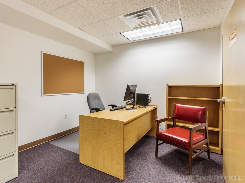 More Photos Of 1953 7th Ave, Longview Office For Sale