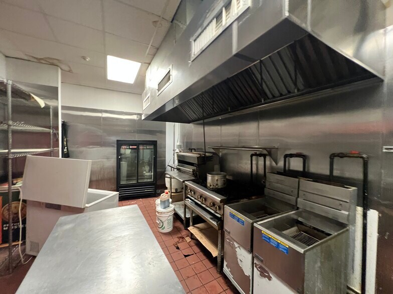 More Photos Of 59-71 Orange Tpke, Sloatsburg Storefront For Lease