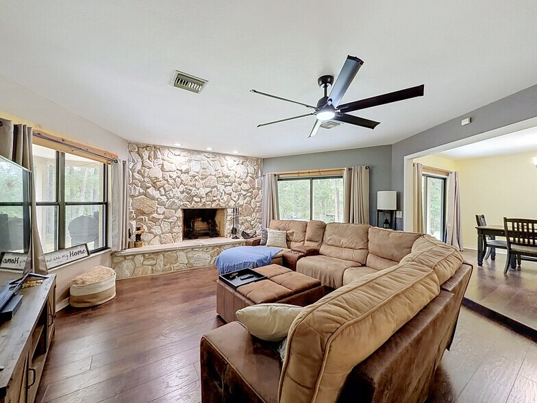 More Photos Of 26311 Willow St, Brooksville Specialty For Sale