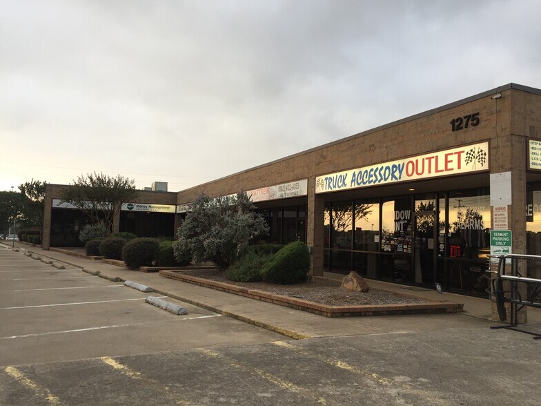 More Photos Of 1275 N Main St, Mansfield Warehouse For Lease