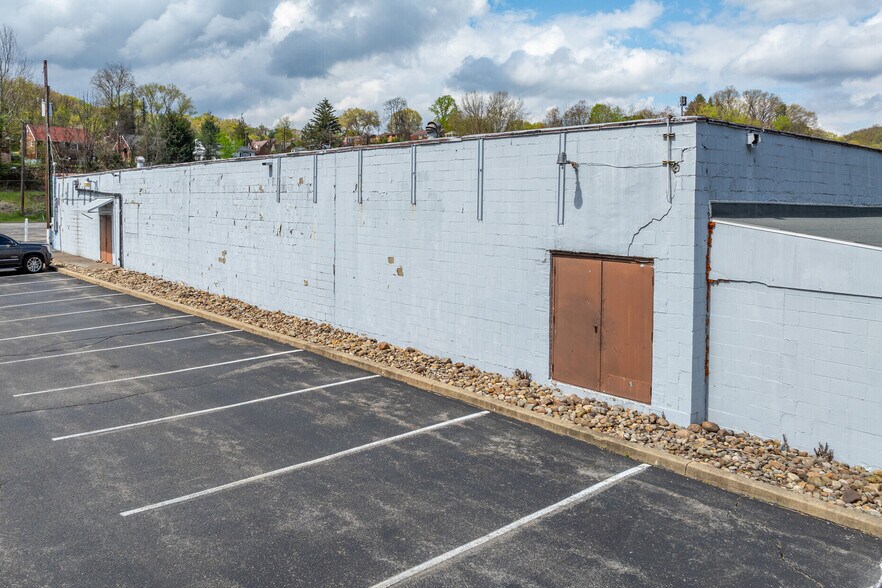 More Photos Of 1220 Long Run Rd, White Oak Bowling Alley For Sale