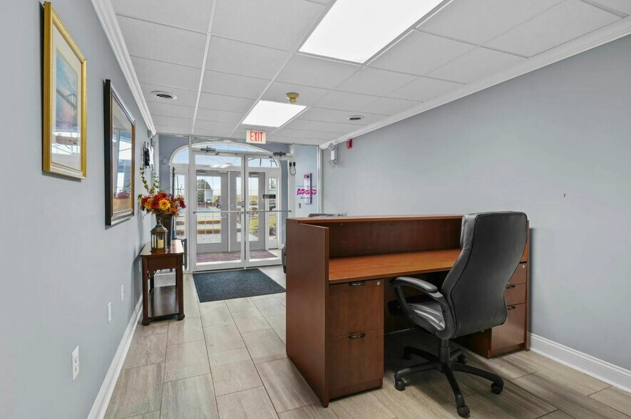 More Photos Of 47332 Thomas Rowe Ln, Lexington Park Office For Lease