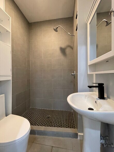 More Photos Of 211 K St Ne, Washington Office Residential For Sale