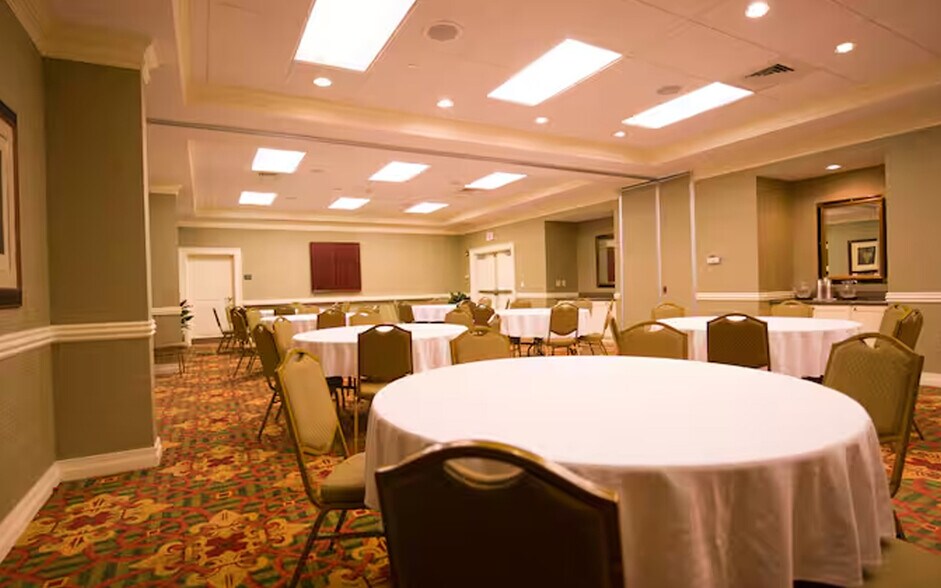 More Photos Of 3330 Clay St, Vicksburg Hotel For Sale