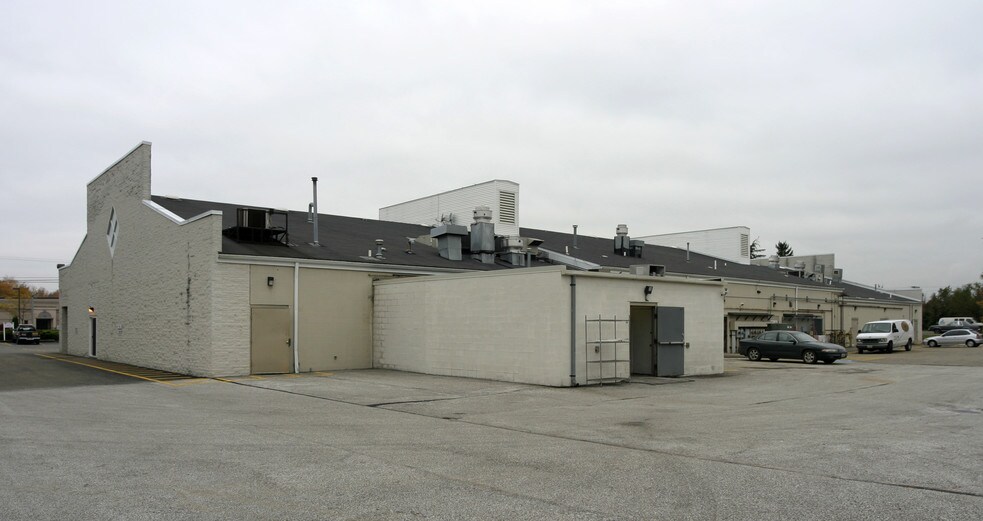More Photos Of 7995 Darrow Rd, Twinsburg Unknown For Lease