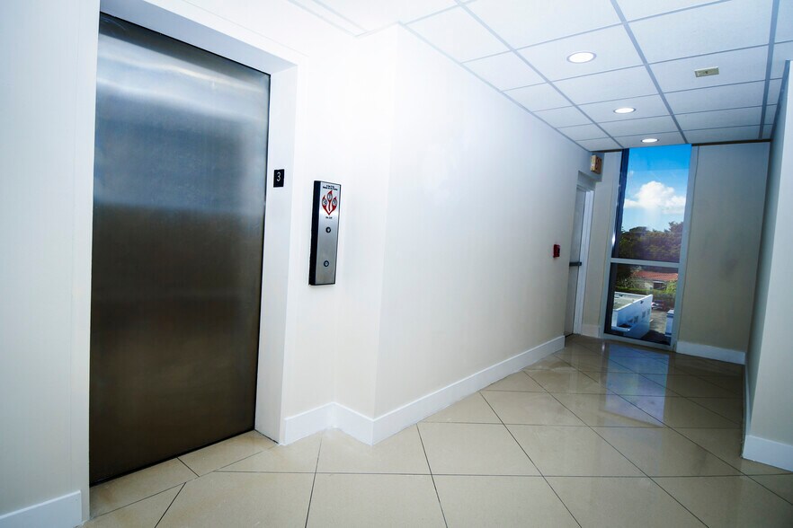 More Photos Of 5539 SW 8th St, Coral Gables Medical For Sale