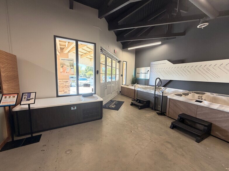 More Photos Of 22900-22924 Los Alisos Blvd, Mission Viejo Unknown For Lease
