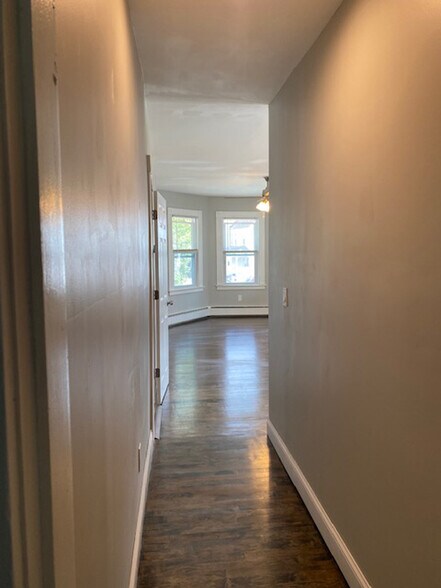 More Photos Of 12-20 Knox St Ct, Manchester Apartments For Sale