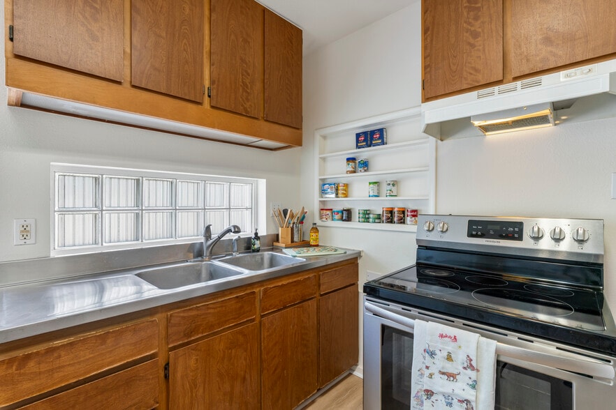 More Photos Of 1128 Alohi Way, Honolulu Multifamily For Sale