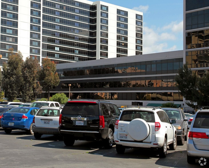 More Photos Of 5767 W Century Blvd, Los Angeles Office For Lease