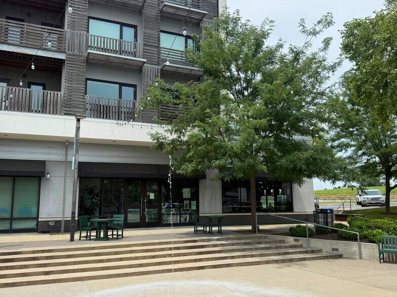 More Photos Of 2144 E Republic Rd, Springfield Business Park For Lease