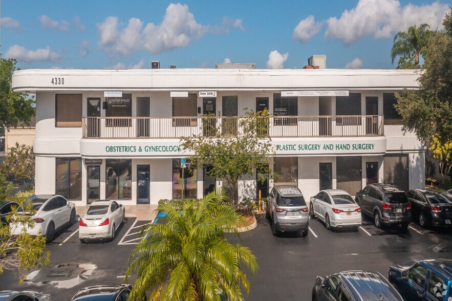 More Photos Of 4330 Sheridan St, Hollywood Medical For Sale
