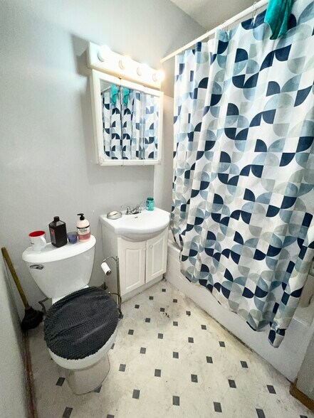 More Photos Of 7601-7605 S Emerald Ave, Chicago Apartments For Sale