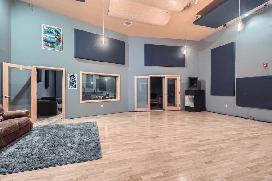 More Photos Of 11919 W I-70 N, Wheat Ridge Warehouse For Sale