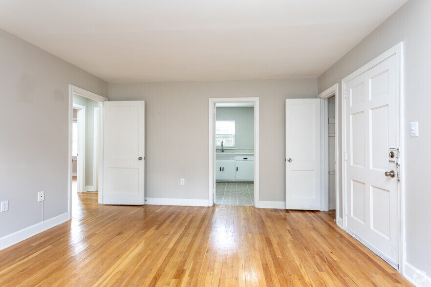 More Photos Of 1107-1117 W Rowan St, Fayetteville Apartments For Sale