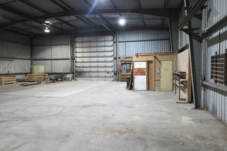 More Photos Of 7585 Wilson Blvd, Jacksonville Warehouse For Lease