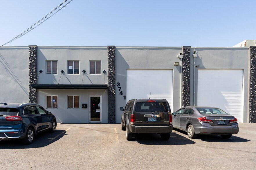 Primary Photo Of 3737-3743 SE 21st Ave, Portland Warehouse For Sale