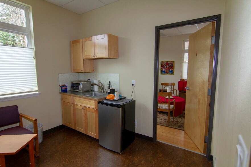 More Photos Of 4970 SW Main Ave, Beaverton Office For Sale