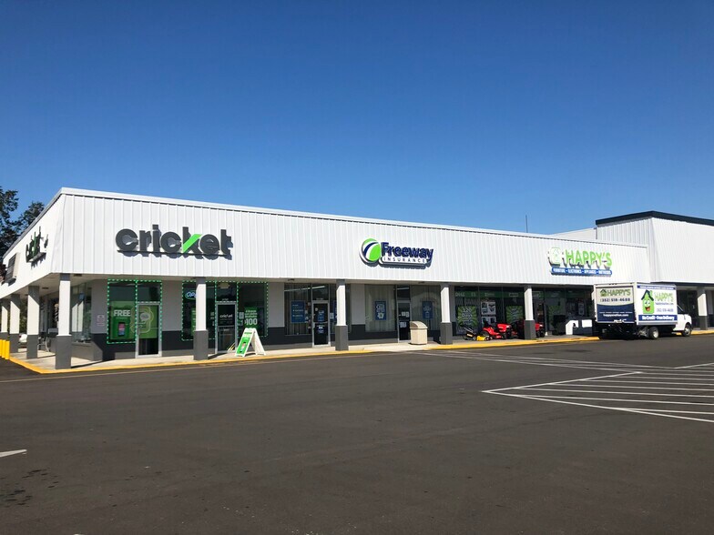 More Photos Of 12820 US Highway 301, Dade City Storefront For Lease