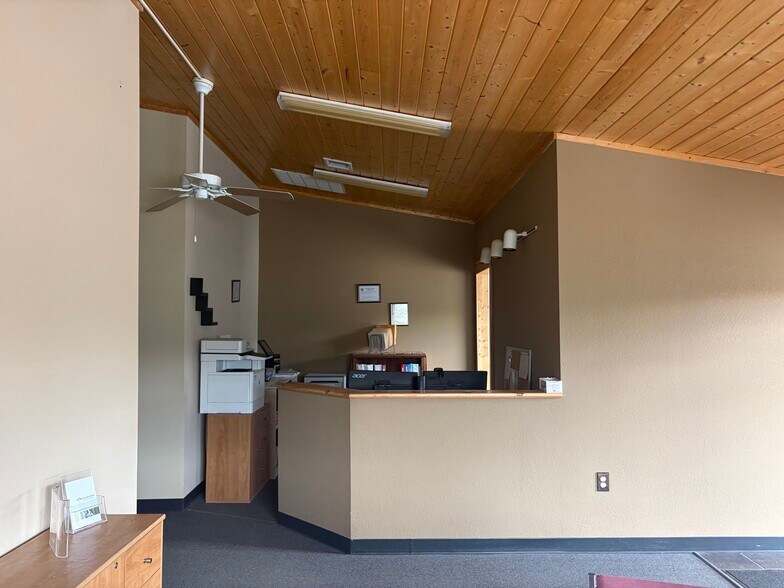More Photos Of 15614 Windrose Ln, Hayward Office For Lease