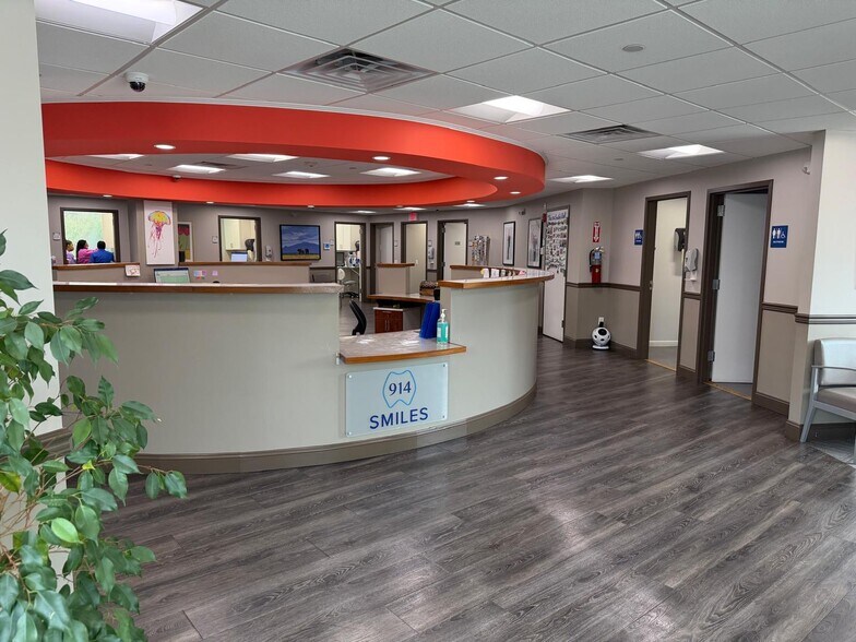 More Photos Of 131 Central Ave, Tarrytown Medical For Sale
