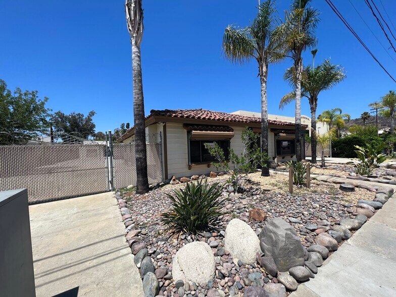 More Photos Of 10540 Kenney St, Santee Warehouse For Lease