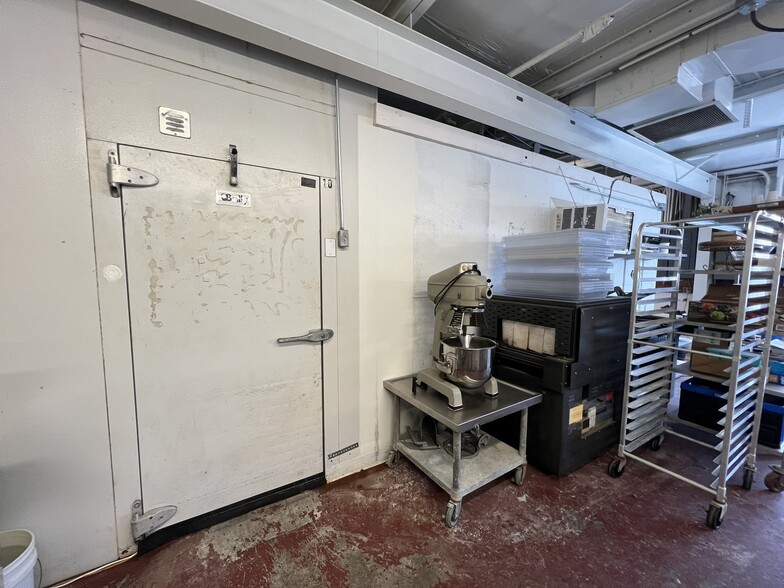 More Photos Of 6895 Paoli Rd, Belleville Restaurant For Lease