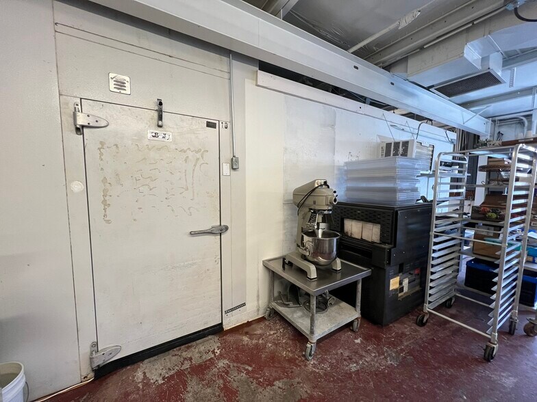 More Photos Of 6895 Paoli Rd, Belleville Restaurant For Sale