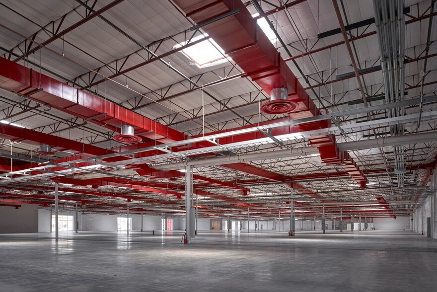 More Photos Of 615 S River Dr, Tempe Office For Lease